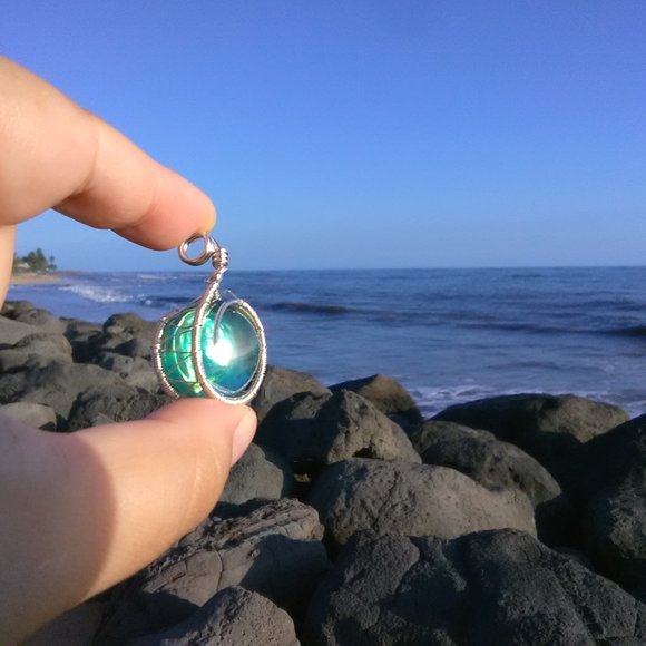 NWT Silver Wrapped Green Paradise Necklace - Picture 1 of 2